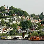 Peaceful Apartment, 3 Zi Loggia & Garden In Blankenese Elbvororten